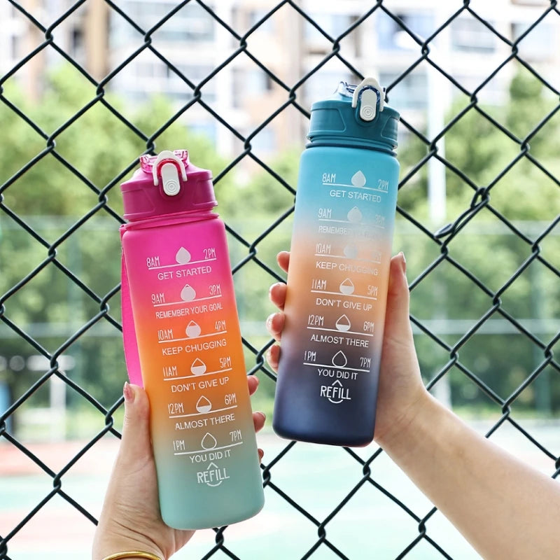 Bouteille d'eau de sport de grande capacité de 800ML.
