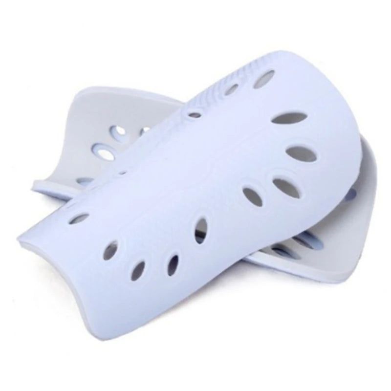 Paire de protège-tibias football en plastique respirant | 5 couleur | Accessoires SE